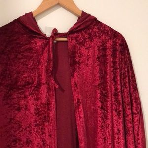 MAROON VELVET HOODED CAPE 🧛⚡️